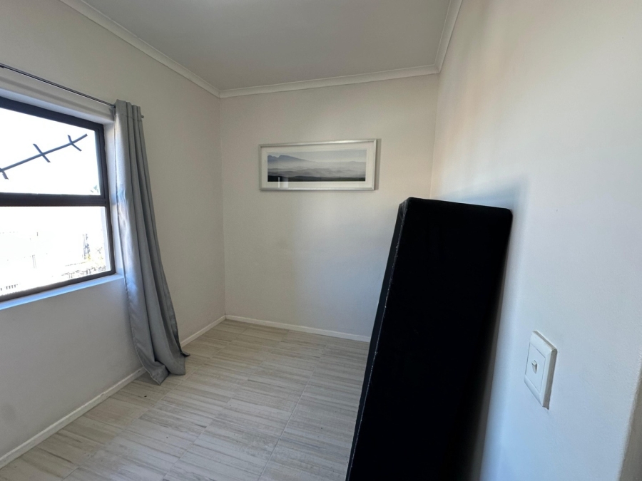 2 Bedroom Property for Sale in Whispering Pines Western Cape